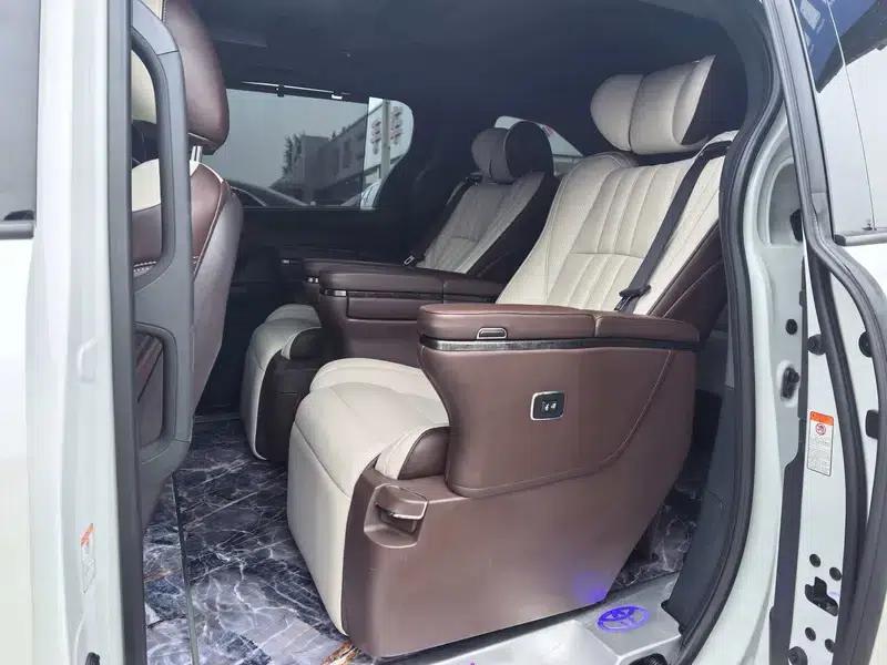 2023 Grevia Intelligent Hybrid Dual Engine 2.5L Flagship VIP — миниатюра 17