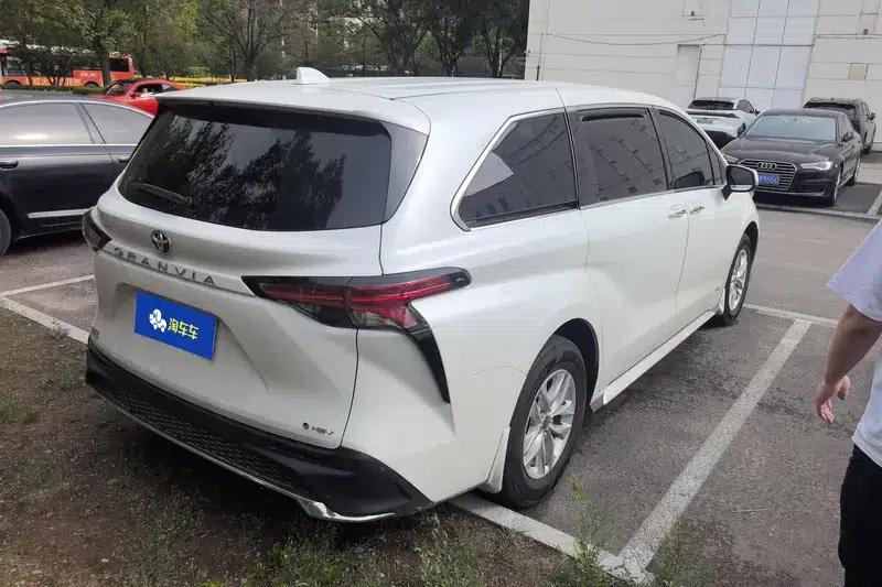 2024 Grevia Intelligent Hybrid Dual Engine 2.5L Two-Wheel Drive Comfort Edition — миниатюра 3