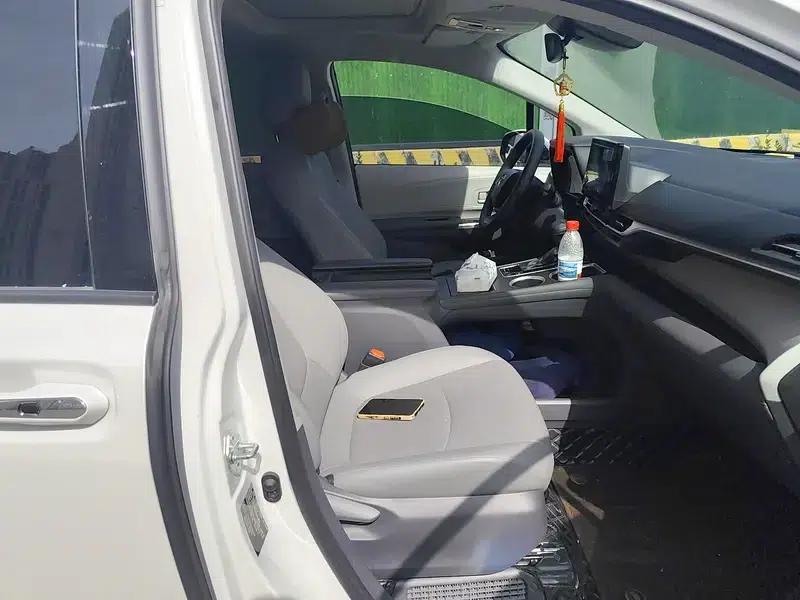 2023 Grevia Intelligent Hybrid Dual Engine 2.5L Comfort Edition — миниатюра 8