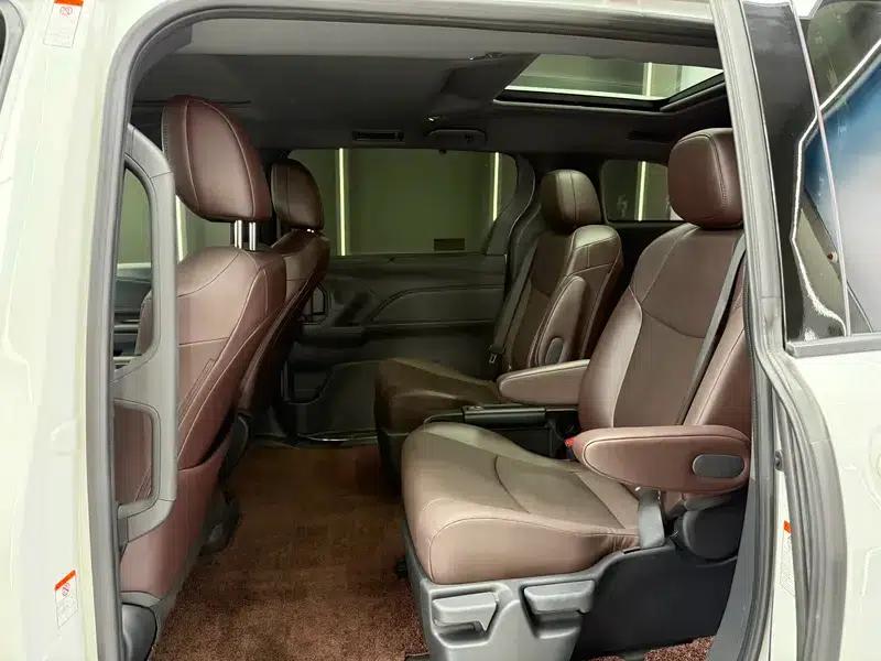 2024 Grevia Intelligent Hybrid Dual Engine 2.5L AWD Premium PLUS Edition — миниатюра 13
