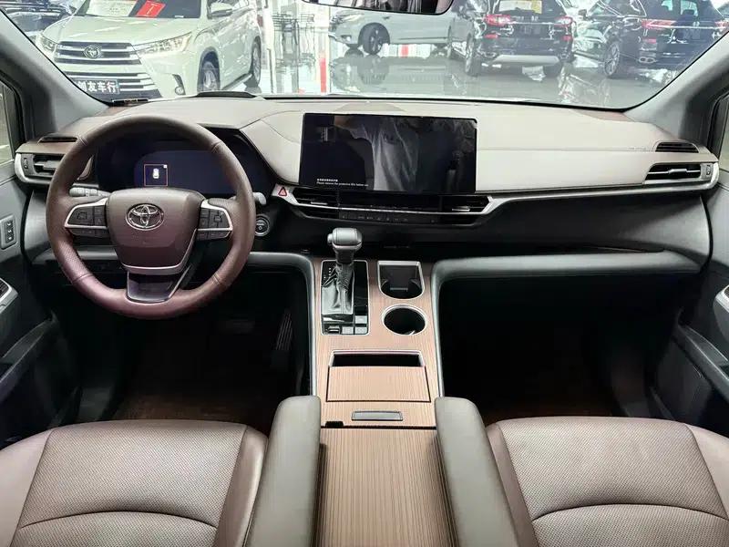 2024 Grevia Intelligent Hybrid Dual Engine 2.5L AWD Premium PLUS Edition — миниатюра 8