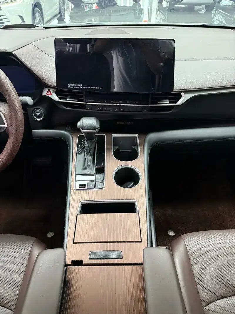 2024 Grevia Intelligent Hybrid Dual Engine 2.5L AWD Premium PLUS Edition — миниатюра 9