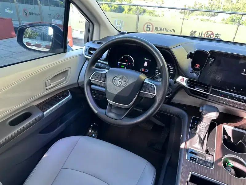 2024 Grevia Intelligent Hybrid Dual Engine 2.5L Two-Wheel Drive Comfort Edition — миниатюра 14