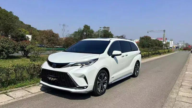 2023 Grevia Intelligent Hybrid Dual Engine 2.5L Premium PLUS — миниатюра 1