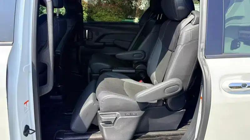 2023 Grevia Intelligent Hybrid Dual Engine 2.5L Premium PLUS — миниатюра 16