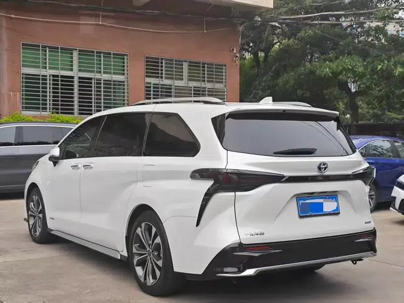 2023 Grevia Intelligent Hybrid Dual Engine 2.5L Premium PLUS — миниатюра 3
