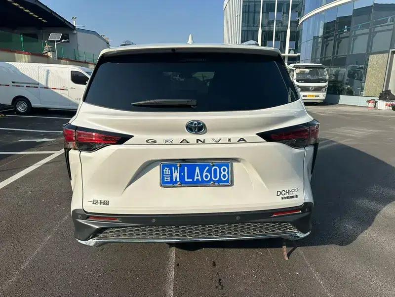 2024 Grevia Intelligent Hybrid Dual Engine 2.5L Two-Wheel Drive Comfort Edition — миниатюра 5