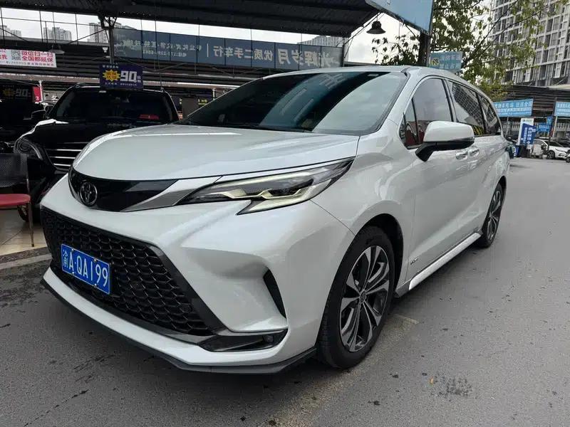 2024 Grevia Intelligent Hybrid Dual Engine 2.5L Two-Wheel Drive Premium PLUS Edition — миниатюра 1