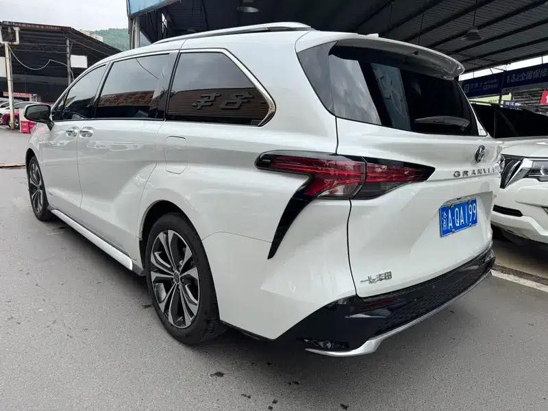 2024 Grevia Intelligent Hybrid Dual Engine 2.5L Two-Wheel Drive Premium PLUS Edition — миниатюра 4