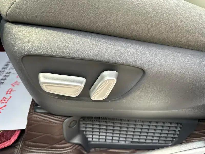 2023 Grevia Intelligent Hybrid Dual Engine 2.5L Premium PLUS — миниатюра 16