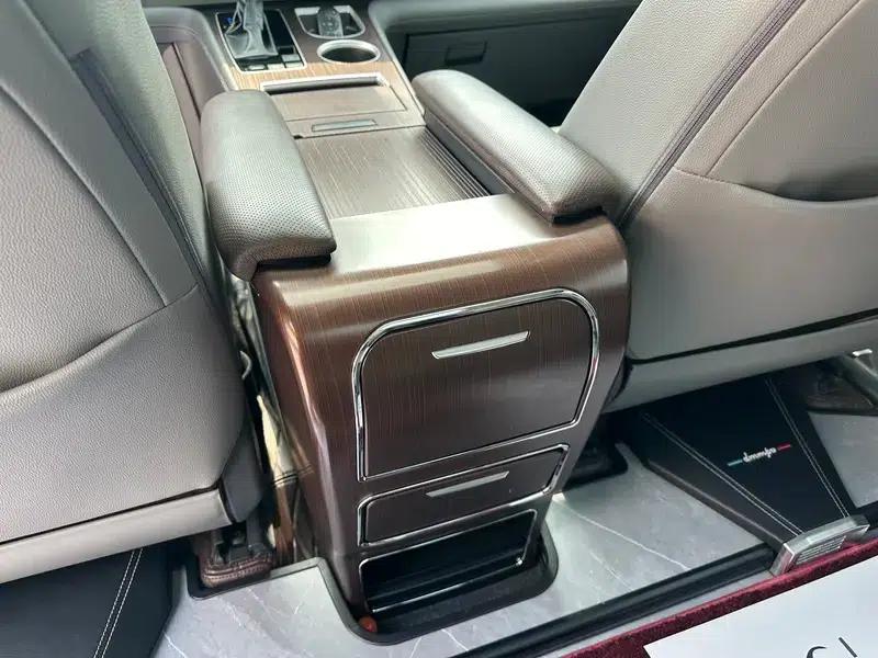 2023 Grevia Intelligent Hybrid Dual Engine 2.5L Premium PLUS — миниатюра 19