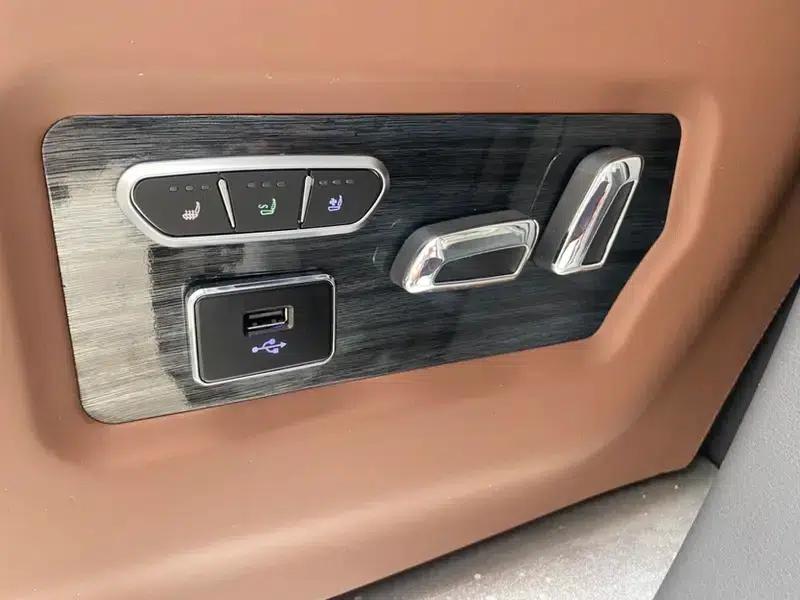 2023 Grevia Intelligent Hybrid Dual Engine 2.5L Comfort Edition — миниатюра 7