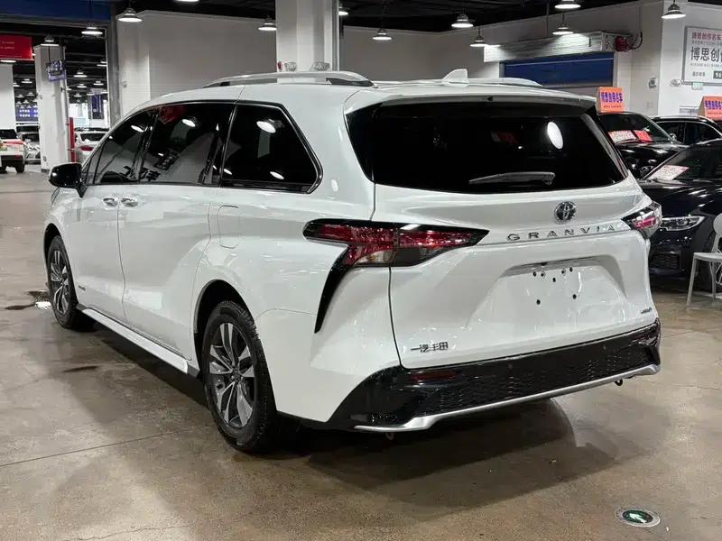 2023 Grevia Intelligent Hybrid Dual Engine 2.5L Premium PLUS — миниатюра 4