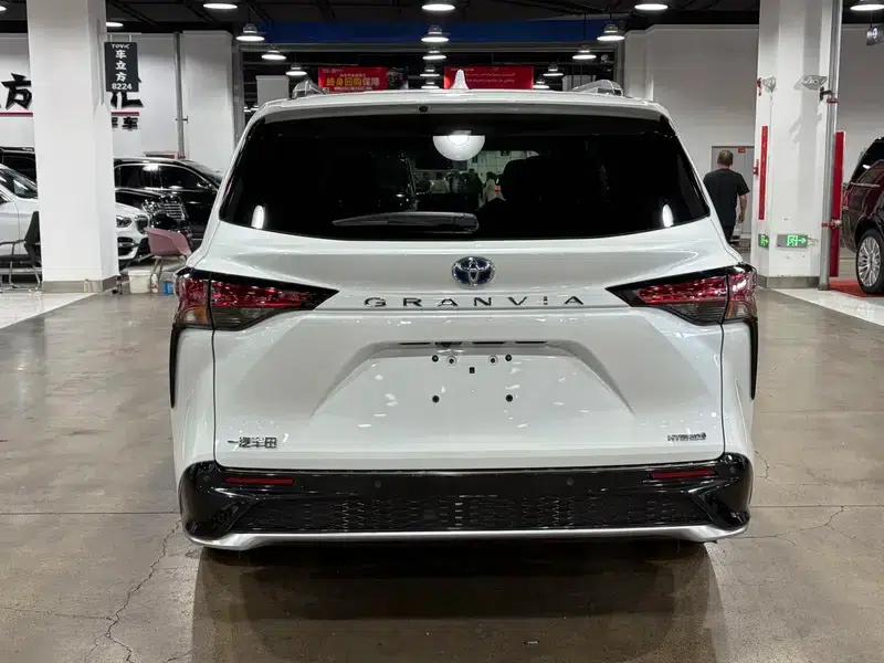 2023 Grevia Intelligent Hybrid Dual Engine 2.5L Premium PLUS — миниатюра 5
