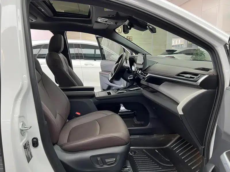 2023 Grevia Intelligent Hybrid Dual Engine 2.5L Flagship VIP — миниатюра 12