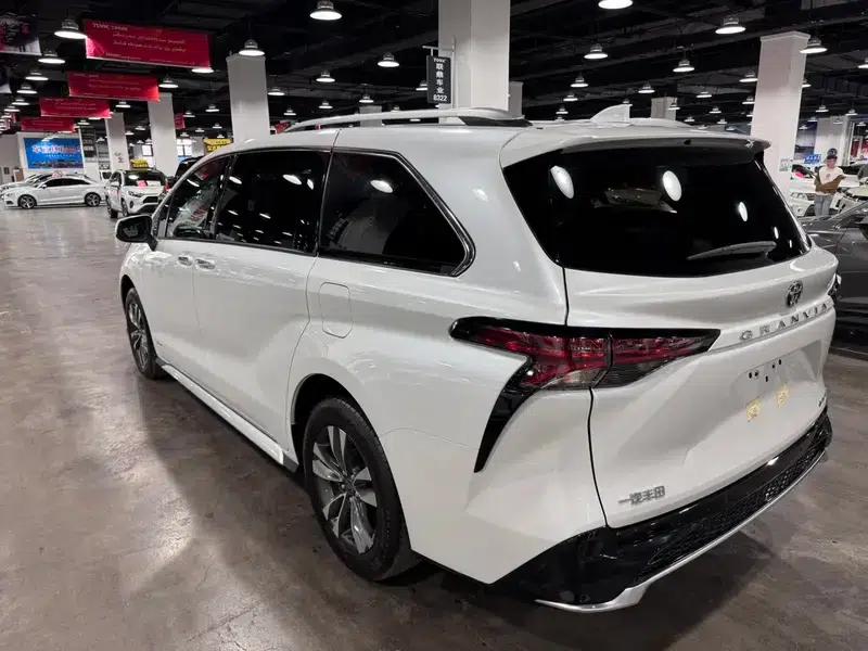 2024 Grevia Intelligent Hybrid Dual Engine 2.5L AWD Premium PLUS Edition — миниатюра 4