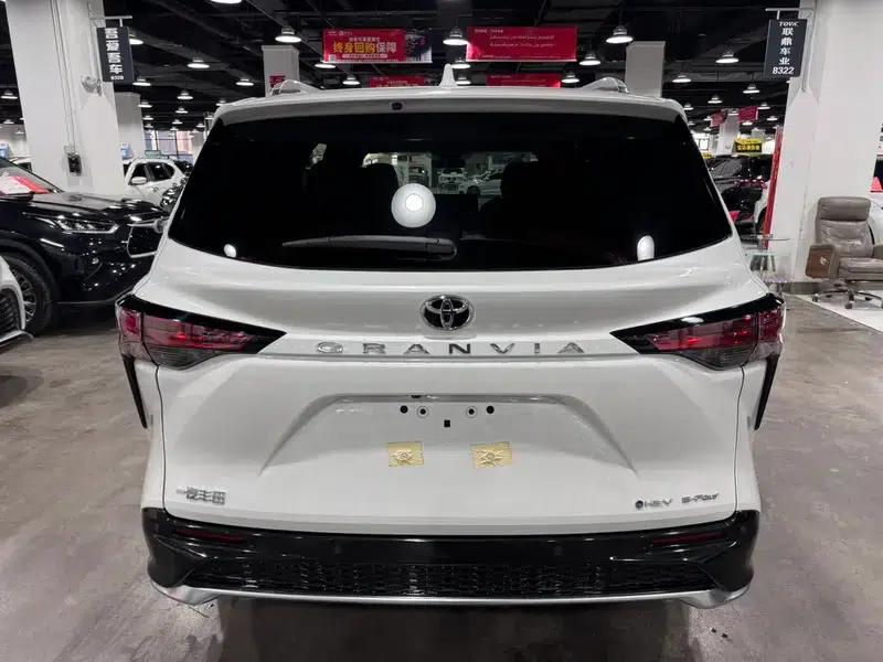 2024 Grevia Intelligent Hybrid Dual Engine 2.5L AWD Premium PLUS Edition — миниатюра 5
