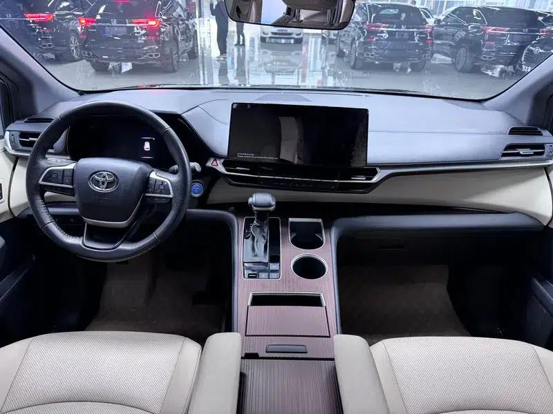2023 Grevia Intelligent Hybrid Dual Engine 2.5L Premium PLUS — миниатюра 8