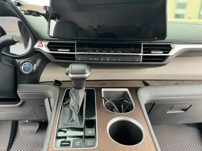 2023 Grevia Intelligent Hybrid Dual Engine 2.5L Premium PLUS — миниатюра 11
