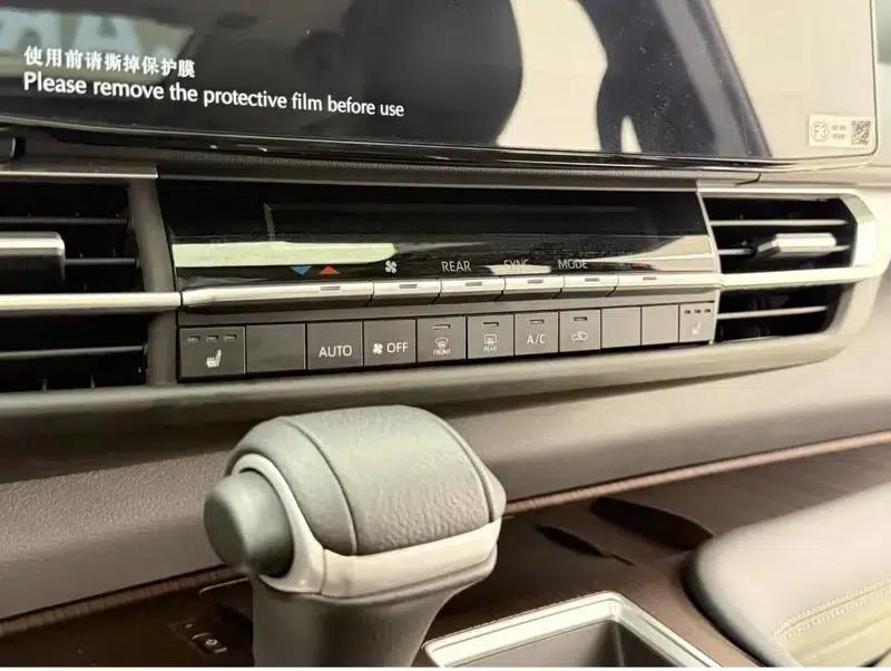 2024 Grevia Intelligent Hybrid Dual Engine 2.5L AWD Premium PLUS Edition — миниатюра 13