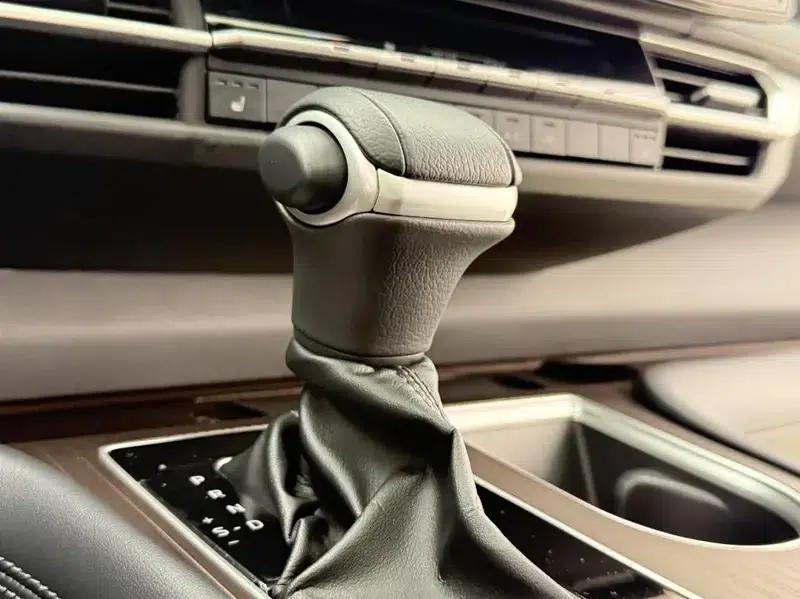 2024 Grevia Intelligent Hybrid Dual Engine 2.5L AWD Premium PLUS Edition — миниатюра 18