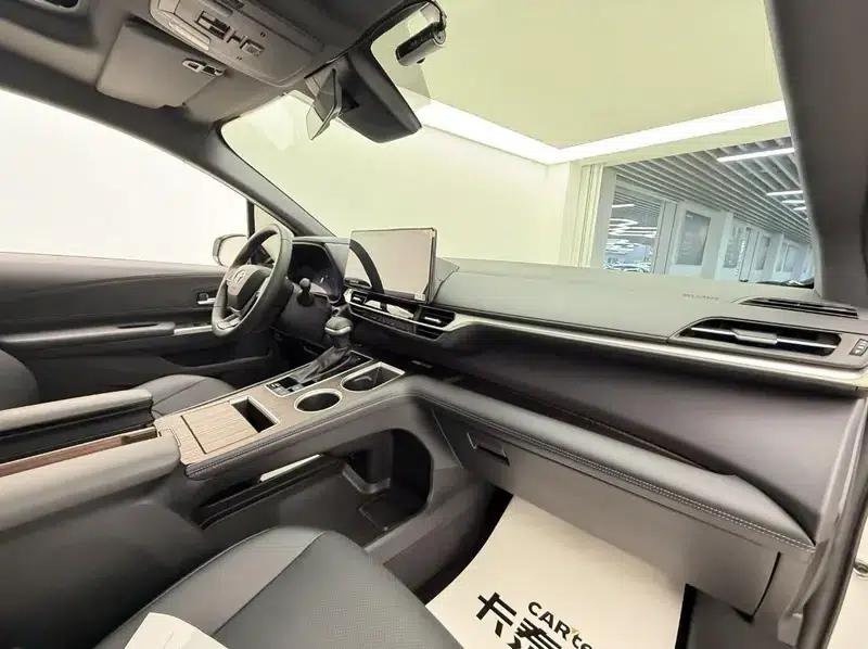 2024 Grevia Intelligent Hybrid Dual Engine 2.5L AWD Premium PLUS Edition — миниатюра 26