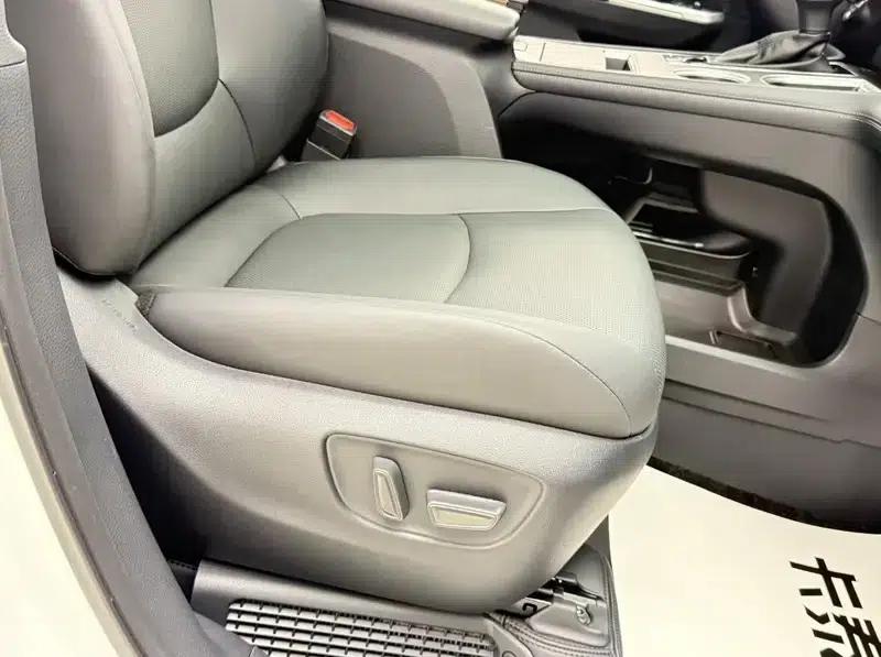 2024 Grevia Intelligent Hybrid Dual Engine 2.5L AWD Premium PLUS Edition — миниатюра 28