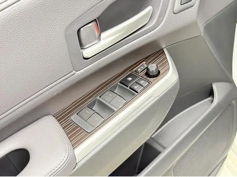 2024 Grevia Intelligent Hybrid Dual Engine 2.5L AWD Premium PLUS Edition — миниатюра 31