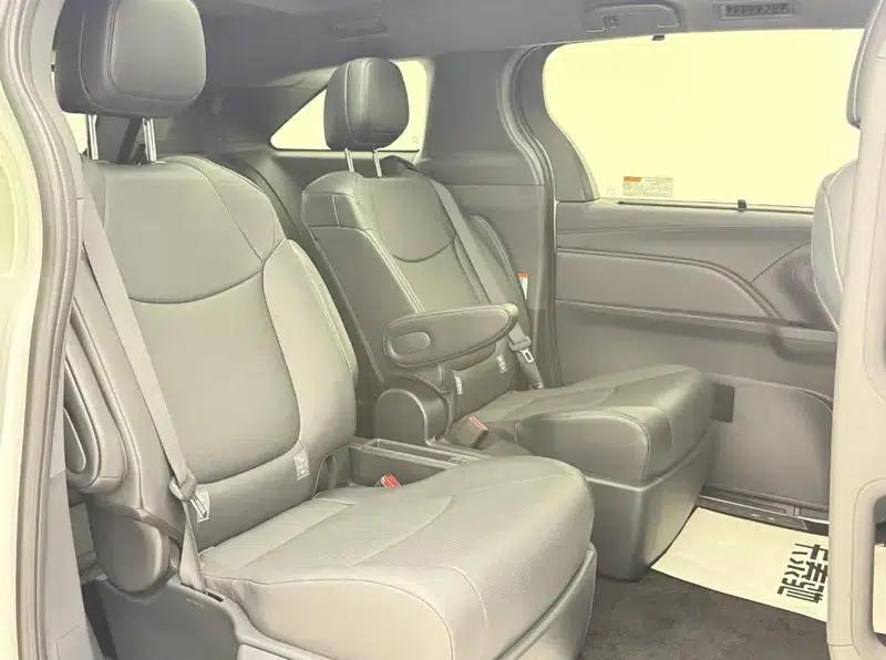 2024 Grevia Intelligent Hybrid Dual Engine 2.5L AWD Premium PLUS Edition — миниатюра 32