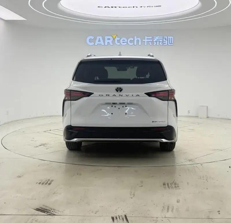 2024 Grevia Intelligent Hybrid Dual Engine 2.5L AWD Premium PLUS Edition — миниатюра 5