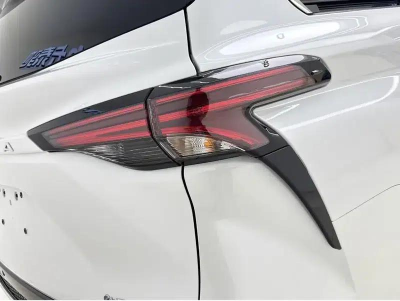 2024 Grevia Intelligent Hybrid Dual Engine 2.5L AWD Premium PLUS Edition — миниатюра 9