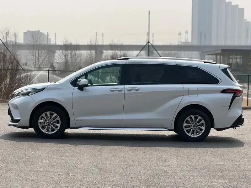 2024 Grevia Intelligent Hybrid Dual Engine 2.5L Two-Wheel Drive Comfort Edition — миниатюра 3