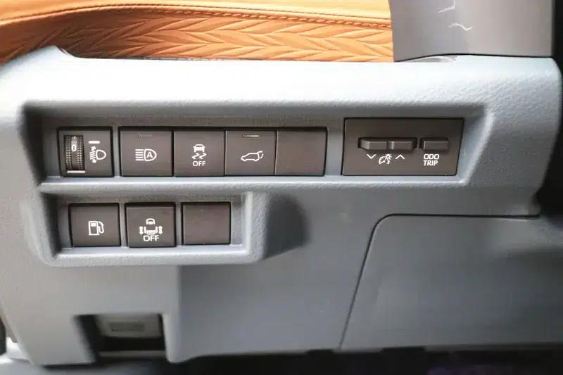 2024 Grevia Intelligent Hybrid Dual Engine 2.5L Two-Wheel Drive Comfort Edition — миниатюра 14