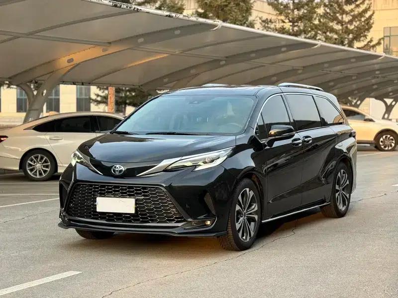 2022 Grevia 2.5L Hybrid Premium Edition — миниатюра 1
