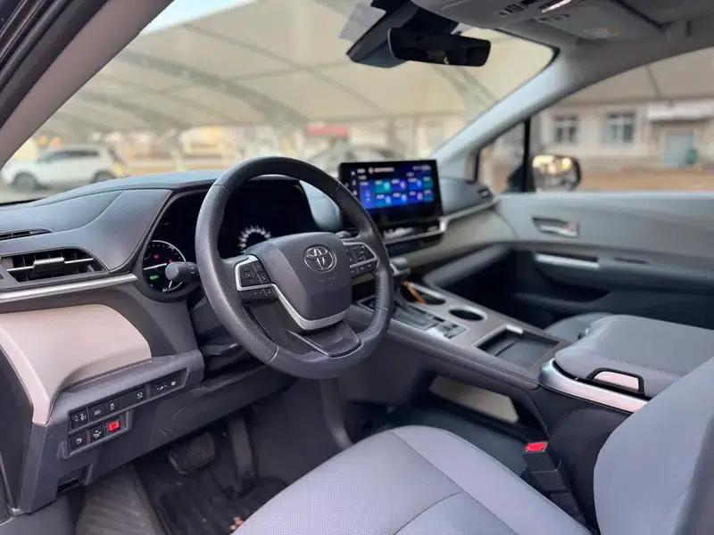 2022 Grevia 2.5L Hybrid Premium Edition — миниатюра 12