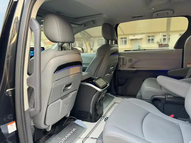 2022 Grevia 2.5L Hybrid Premium Edition — миниатюра 14