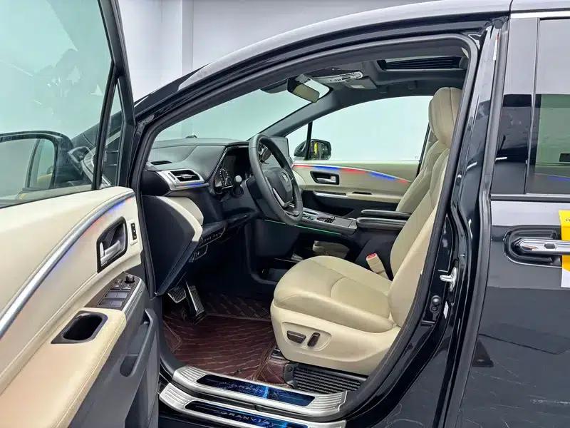 2023 Grevia Intelligent Hybrid Dual Engine 2.5L Premium PLUS — миниатюра 17