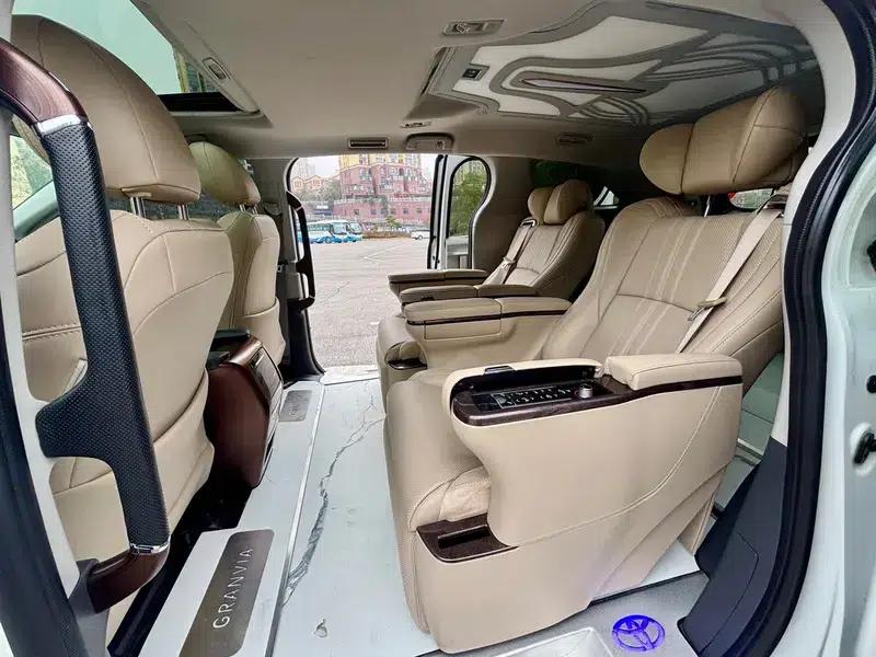 2023 Grevia Intelligent Hybrid Dual Engine 2.5L Comfort Edition — миниатюра 9