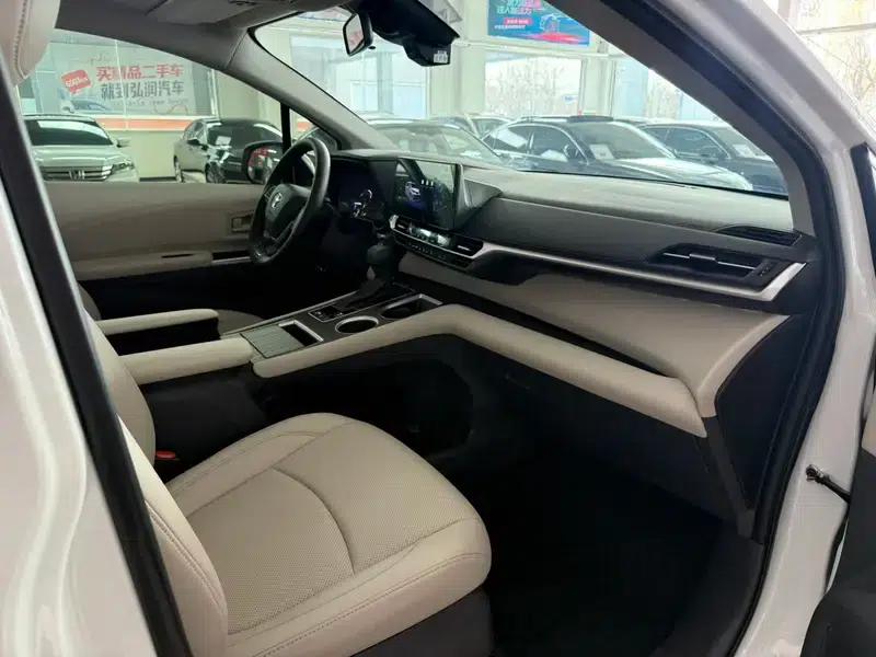 2024 Grevia Intelligent Hybrid Dual Engine 2.5L Two-Wheel Drive Comfort Edition — миниатюра 5