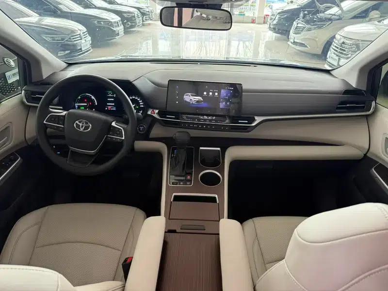2024 Grevia Intelligent Hybrid Dual Engine 2.5L Two-Wheel Drive Comfort Edition — миниатюра 6