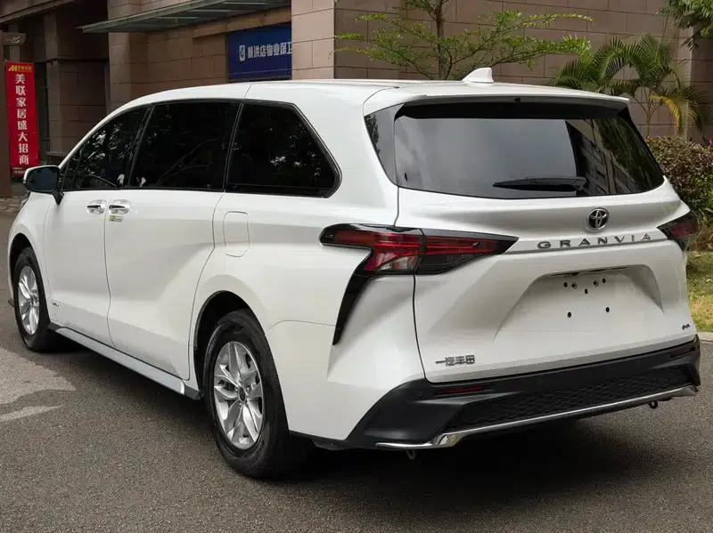 2024 Grevia Intelligent Hybrid Dual Engine 2.5L Two-Wheel Drive Comfort Edition — миниатюра 4