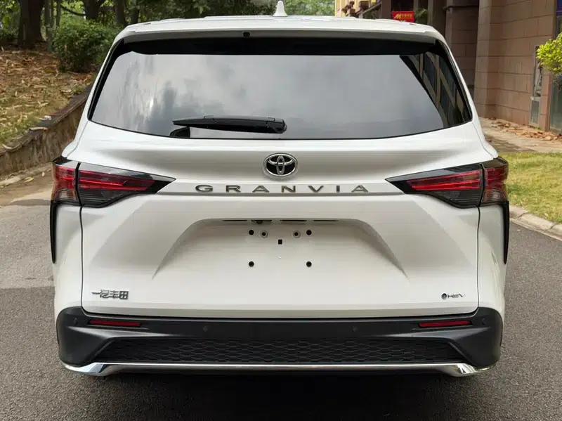 2024 Grevia Intelligent Hybrid Dual Engine 2.5L Two-Wheel Drive Comfort Edition — миниатюра 5