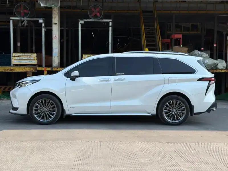 2024 Grevia Intelligent Hybrid Dual Engine 2.5L Two-Wheel Drive Comfort Edition — миниатюра 3