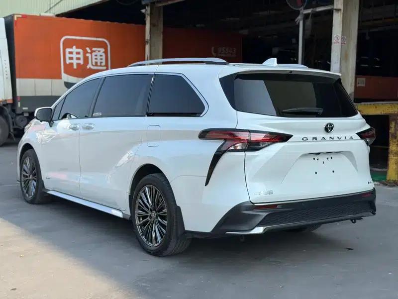 2024 Grevia Intelligent Hybrid Dual Engine 2.5L Two-Wheel Drive Comfort Edition — миниатюра 4