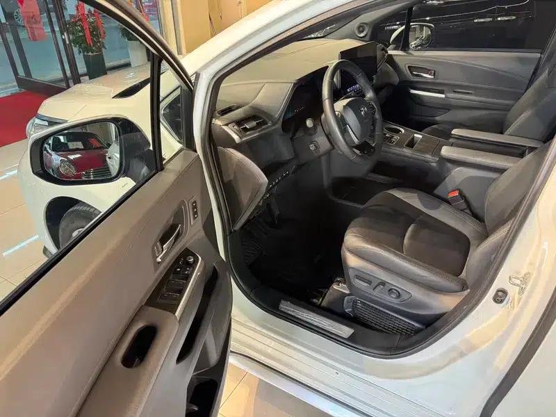 2023 Grevia Intelligent Hybrid Dual Engine 2.5L Flagship VIP — миниатюра 30
