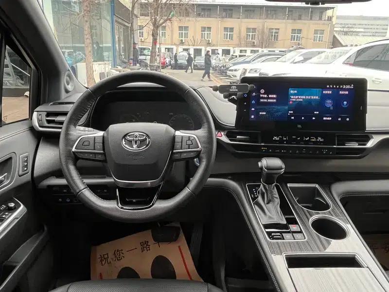2022 Grevia 2.5L Hybrid Flagship Edition — миниатюра 21