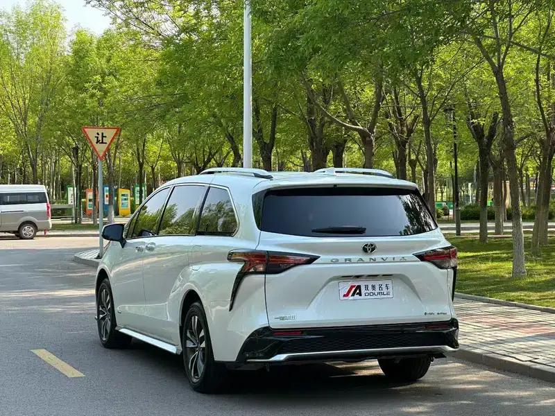 2024 Grevia Intelligent Hybrid Dual Engine 2.5L AWD Premium PLUS Edition — миниатюра 4