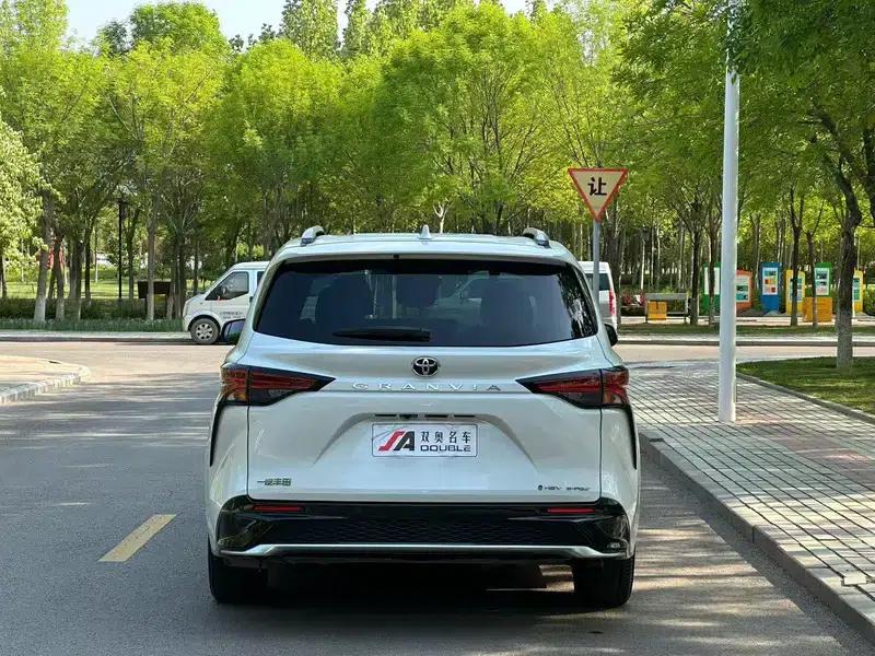 2024 Grevia Intelligent Hybrid Dual Engine 2.5L AWD Premium PLUS Edition — миниатюра 5