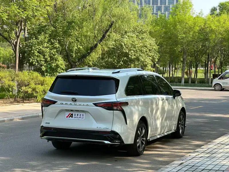 2024 Grevia Intelligent Hybrid Dual Engine 2.5L AWD Premium PLUS Edition — миниатюра 6