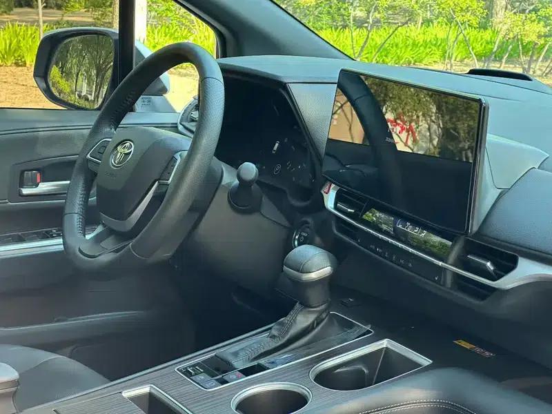2024 Grevia Intelligent Hybrid Dual Engine 2.5L AWD Premium PLUS Edition — миниатюра 7